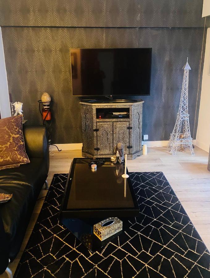 パリAu Pied De La Tour Eiffel Trocaderoアパートメント エクステリア 写真